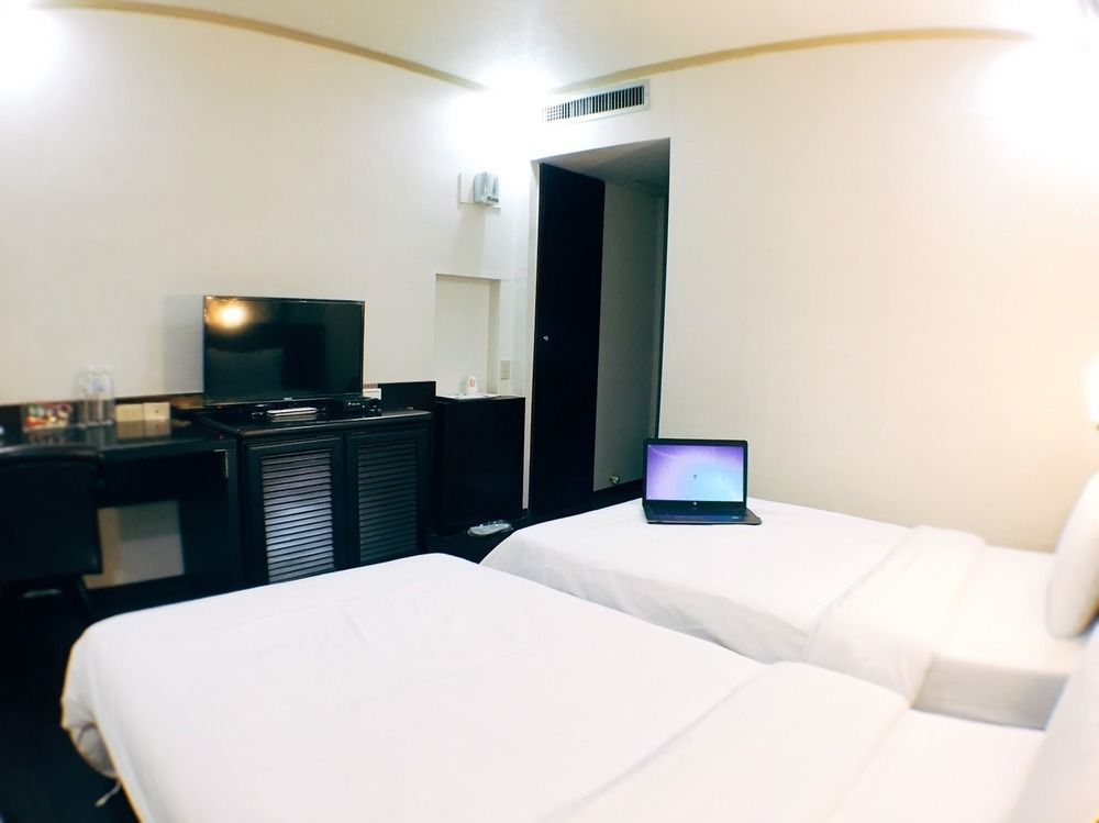 Wl Hotel Hsinchu Экстерьер фото