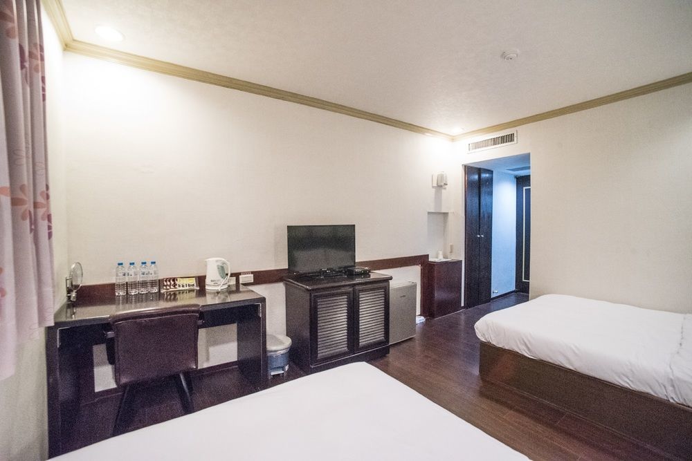 Wl Hotel Hsinchu Экстерьер фото